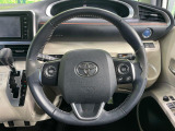 【純正革巻きステアリング】上質な革を使用することで、手にしっかり馴染みとても運転しやすいハンドルです♪