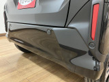 前後バンパーにはコーナーセンサーを装備!障害物に近づくと警告音で車内に教えてくれます♪