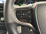 ステアリングにオーディオ操作スイッチが付いています。オーディオ画面に直接タッチしなくても操作が出来ますので、運転に集中できます。