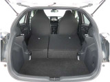 【トランクルーム】荷室の広さも十分です!シートアレンジでシートを畳めば長い荷物だって積めますね。シートアレンジの操作方法など、お気軽にご相談下さい。