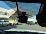 安心・安全なカーライフに必須のドライブレコーダーを装備!走行中はもちろん、あおり運転や事故に遭遇した際の状況も映像で記録し、万一のリスクに備えます。