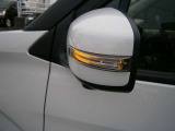 ウインカー付きドアミラーです。周りに「ウインカー&ハザード」を気づいてもらえるお洒落&安全確保のアイテムです。