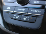 シートヒーター装備付き車!!座席に埋め込まれた電熱線によりシートを暖めることが出来る装備で、温められたシートは、寒い冬には最適です!!