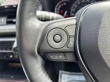 ステアリングスイッチ付き。前方から目を離すことなく操作することが可能です。
