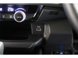 スマートフォンなどの音楽再生が可能なUSB接続ジャック装備車両です♪♪♪