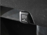 スマートフォンの充電等にも便利な電源ソケット!使いやすい場所に装備されています。