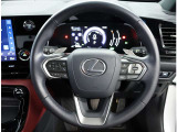 冬場にあると快適なステアリングヒーター付きです