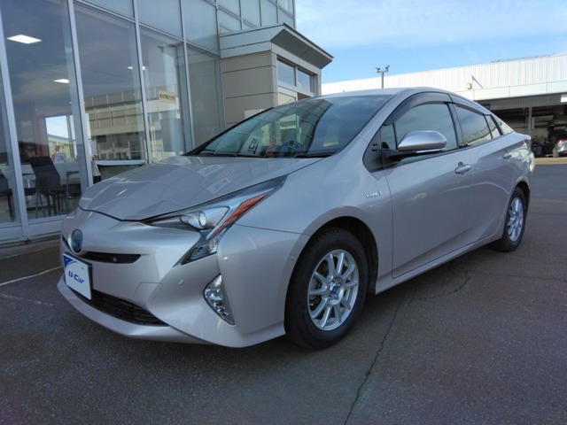 プリウス 1.8 A E-Four 4WD