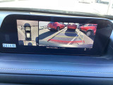 【360&deg;ビューモニター】  とても分かりやすい、クルマの上から見下ろしたような映像で、駐車サポートをしてくれます。