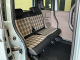リアシートも広々としていて、座りやすいです。