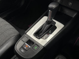 シフトレバー・電子パーキングで、ブレーキホールド機能も付いています