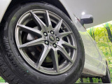 【アルミホイール】外観にマッチしたアルミホイールを装着しております。各種アルミホイールや、スタッドレスタイヤも取扱いしております。是非ご相談ください♪