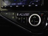車内を快適に、オートエアコンを装備しています。