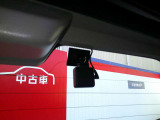 煽り運転対策もばっちりですよ!万が一に備えて前後ドラレコ完備!!液晶モニター付きなので録画映像の確認も可能です。