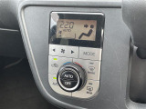 【オートエアコン】車内温度を感知して自動で温度調整をしてくれるのでいつでも快適な車内空間を創り上げます。