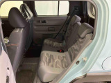 後部座席です。座り心地も足元もゆったり♪♪