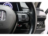 Hondaセンシングの機能のひとつ、アダプティブクルーズコントロール付!アクセルから足を離しても設定したスピードと前車との車間を保ち走行してくれます!車線維持もアシスト☆高速道路で疲労軽減ですね☆