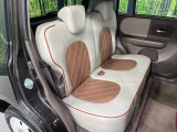 後部座席も気になるようなキズ・汚れやへたり等、大きなダメージはなく、良好な状態です。