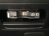 ハンドルの左下にETCがついています。高速道路の料金所の通過も楽々です。 カードの取り出しもしやすい場所についています。
