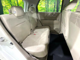 後部座席も気になるようなキズ・汚れやへたり等、大きなダメージはなく、良好な状態です。