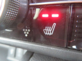 運転席と助手席にはシートヒーターを装備♪シートがとても暖かくなるため、冬期間のドライブに嬉しいアイテムです♪