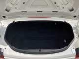 130Lの容量を持つトランクは航空機持ち込み可能なキャリーバックを2つ積み込める深さと奥行きを確保しています。