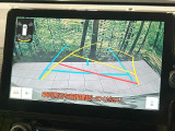 【バックカメラ】駐車時に後方がリアルタイム映像で確認できます。大型商業施設や立体駐車場での駐車時や、夜間のバック時に大活躍!運転スキルに関わらず、今や必須となった装備のひとつです!