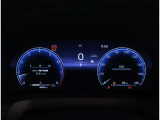とっても見やすいメーターです。夜間時はラグジュアリーな気分にさせてくれる照明が魅力ですので、夜のドライブも楽しみになりますよ♪
