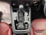 使い易い、デザインの良いシフトレバーです。ちょっとワクワクしますよね!