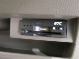 ビルトインタイプのETC車載機です。見た目もスマートで料金所通過もキャッシュレスです。