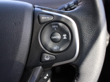 クルーズコントロールが装備されており、速度設定をするだけで一定の速度で自動走行が可能!!一定速度の走行なので燃費の向上やアクセルペダルを踏む必要が無いので長距離ドライブが快適になります!!