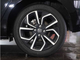 アルミホイール装着車です!これで足元まわりもおしゃれにきまります!