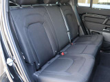 後席も使用感はほとんど感じられず大変綺麗なコンディションを保って入庫しております。ISO-FIXにも対応したシートを採用し、チャイルドシートも簡単にお取り付けいただけます。