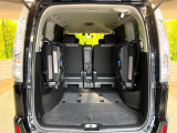 後席を格納すると、これだけの広さが!シーンに合わせたシートアレンジで、大きな荷物も積むことが出来ます♪