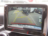 駐車が楽々、バックカメラついてます!ガイド線付きで駐車しやすいですよ!さらにクリアランスソナー装備、画面表示と音で障害物をお知らせ!