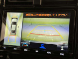 後方の見える安心をお届けするバックガイドモニター付:バックするときのアシストラインもあって楽々バック!車庫入れや縦列駐車をサポートし、苦手な駐車も安心です!今やもう手放せない装備ですネ♪