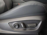 パワーシート搭載。微妙な調整が手軽にでき、ピッタリのポジションで運転することが可能です。