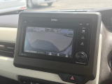 バックカメラが付いておりますので目視では確認しきれない部分を映しだしてくれるので事故防止に役立ちます。