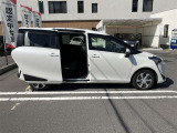 両側パワースライドドア付きだから、狭い駐車スペースなどでの 乗り降りラクラク!小さなお子さまのいるご家庭には嬉しい装備。