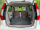 普段のお買い物や通勤、送迎等に十分な荷室スペースを確保しております。セカンドシートを倒すと、大きな荷物の積載も可能です♪