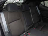 リアシートもホールド感があり、長距離のドライブでも疲れを少なくさせてくれます。また、チャイルドシートの取り付けもゆったりと出来ます。