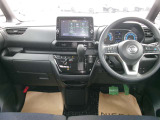 操作しやすい運転席廻り!操作パネルも使いやすい!!ドライブが楽しくなります!
