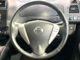 【純正革巻きステアリング】上質な革を使用することで、手にしっかり馴染みとても運転しやすいハンドルです♪
