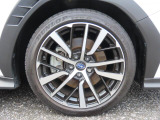 18インチの純正アルミホイール付きです♪