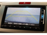 バックカメラが装備されており、後方の安全確認はもちろんのこと狭い場所での駐車や雨の日・夜間など視界の悪いコンディションでのストレスの軽減にもなります!