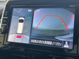 【アラウンドビューモニター】専用のカメラにより、上から見下ろしたような視点で360度クルマの周囲を確認することができます☆縦列駐車や幅寄せ時に活躍してくれます♪
