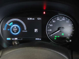 e-POWER専用メーターはモーター出力、エネルギーフロー表示、各種燃費表示機能、バッテリー残量、デジタル時計、航続可能距離、サービスインターバルなどが表示されます。 走行距離 9458km