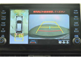 パノラミックビューモニター(バックモニター)付き。車庫入れが苦手な人も安心です!