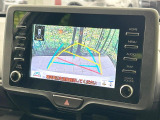 【バックカメラ】駐車時に後方がリアルタイム映像で確認できます。大型商業施設や立体駐車場での駐車時や、夜間のバック時に大活躍!運転スキルに関わらず、今や必須となった装備のひとつです!