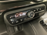オートエアコンのお車ですので室内の温度をスムーズに調整してくれます♪
